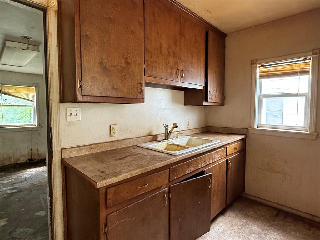 1805 N Kelham Avenue Property Photo 19