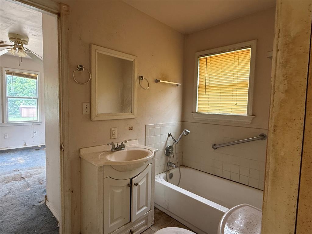 1805 N Kelham Avenue Property Photo 25