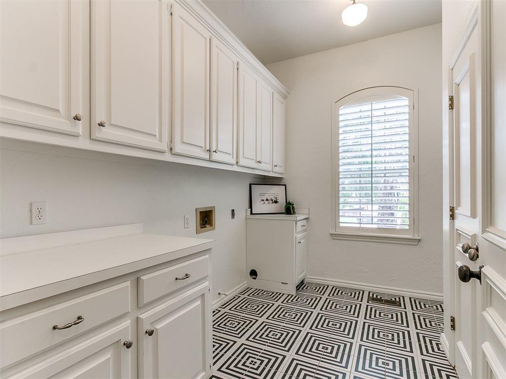 2917 Kingwood Drive Property Photo 23