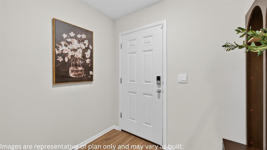 1910 Redbud Way Property Photo 3