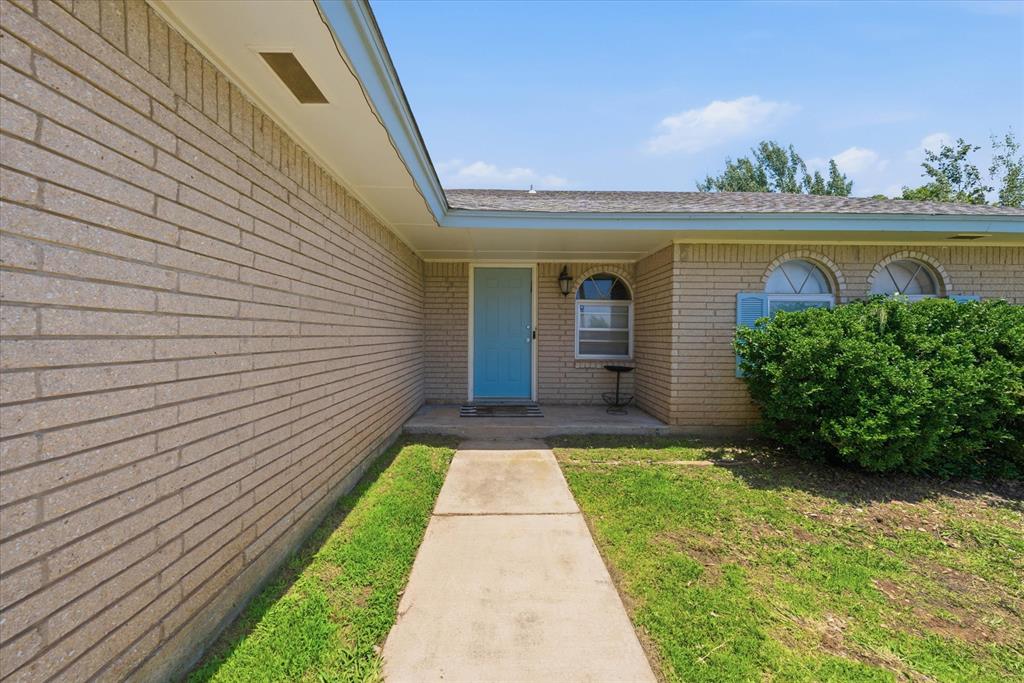 601 Sw 27th Street Property Photo 4