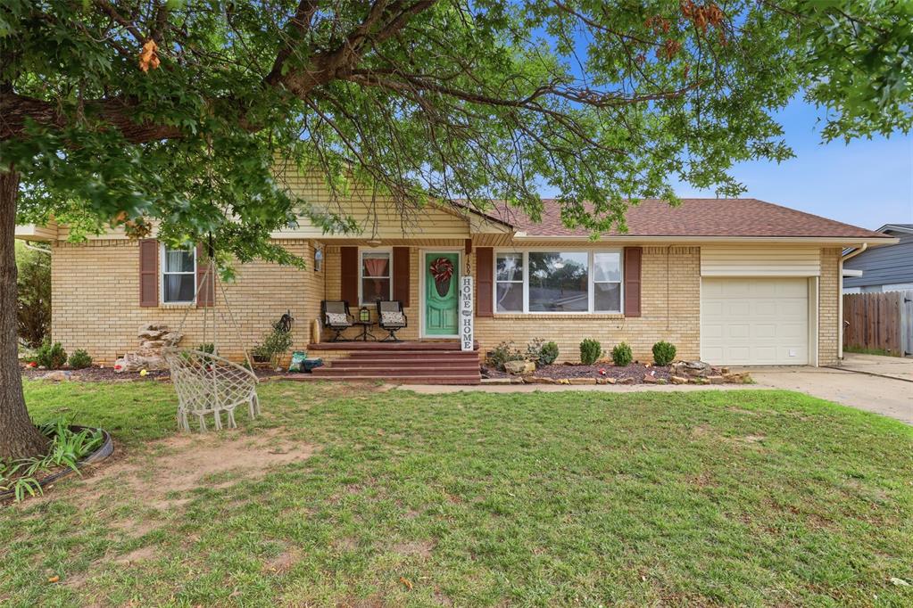 1209 Meadowbrook Lane Property Photo 1