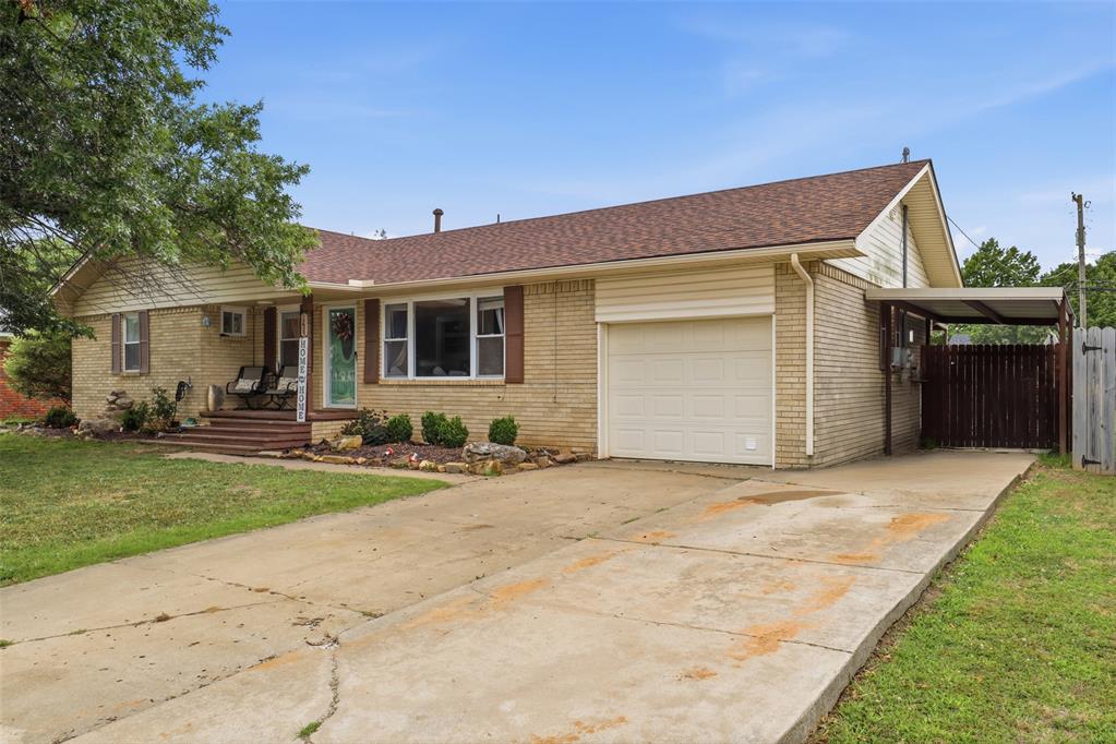 1209 Meadowbrook Lane Property Photo 2