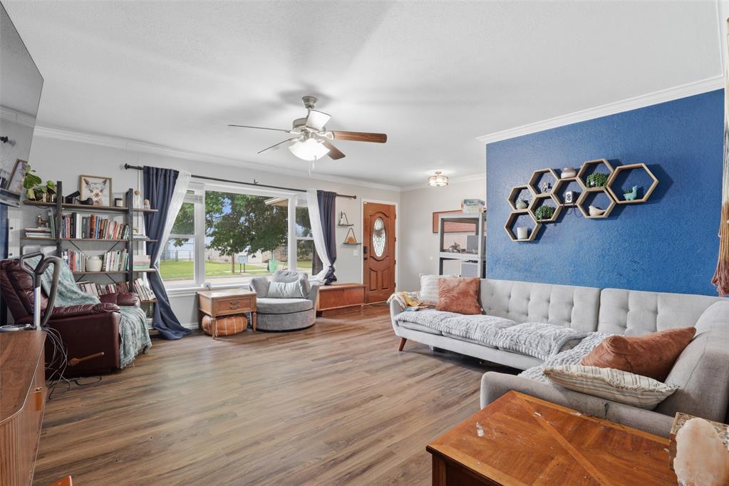 1209 Meadowbrook Lane Property Photo 4