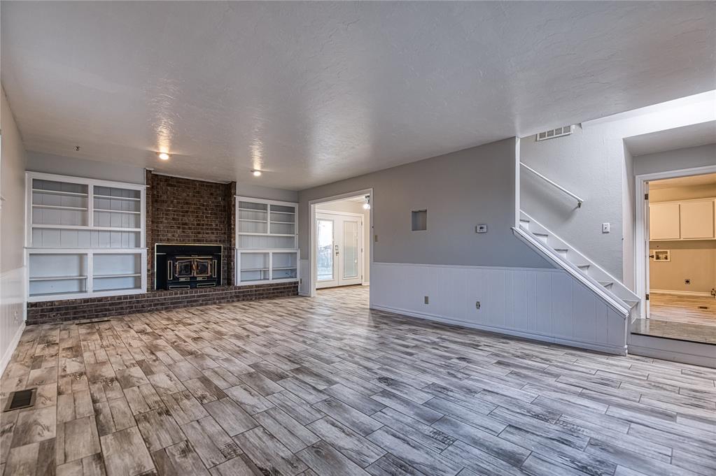 1118 Camelot Drive Property Photo 1