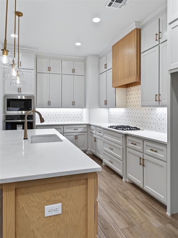 16029 Navarra Way Property Photo 14