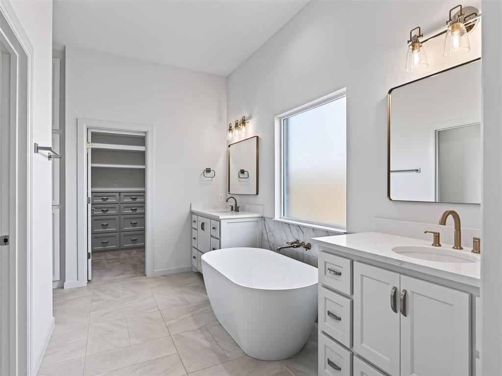 16029 Navarra Way Property Photo 25