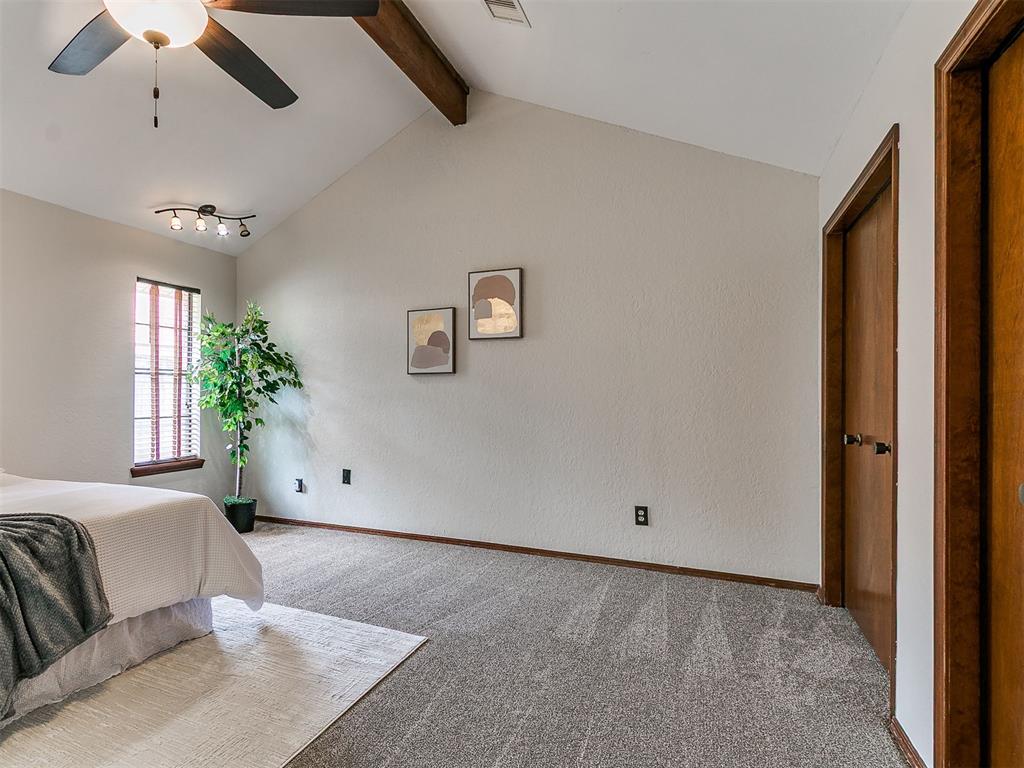 8908 N Mcmillan Avenue Property Photo 11