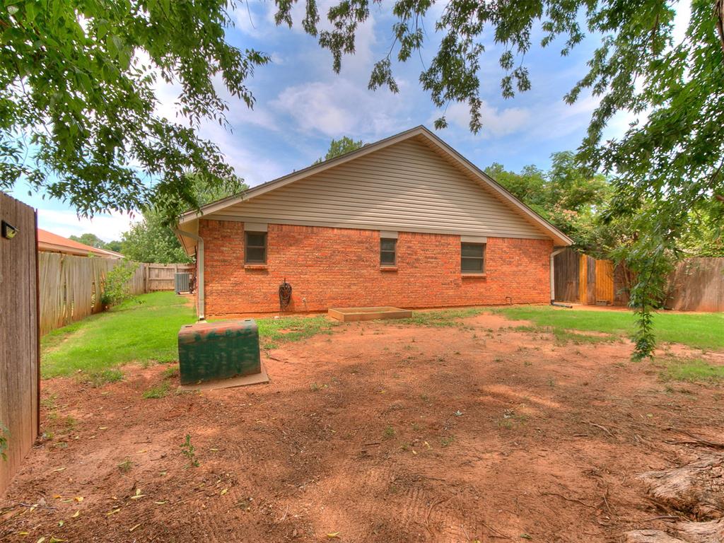 8908 N Mcmillan Avenue Property Photo 23