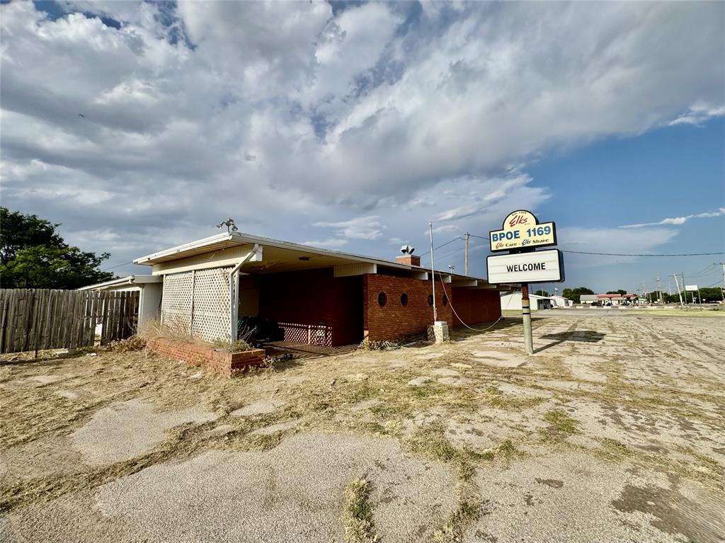 1501 N Pennsylvania Avenue Property Photo 2