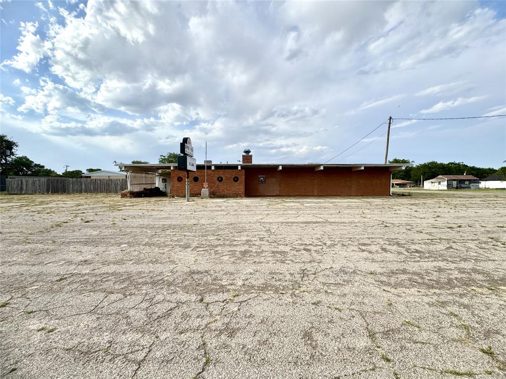 1501 N Pennsylvania Avenue Property Photo 3