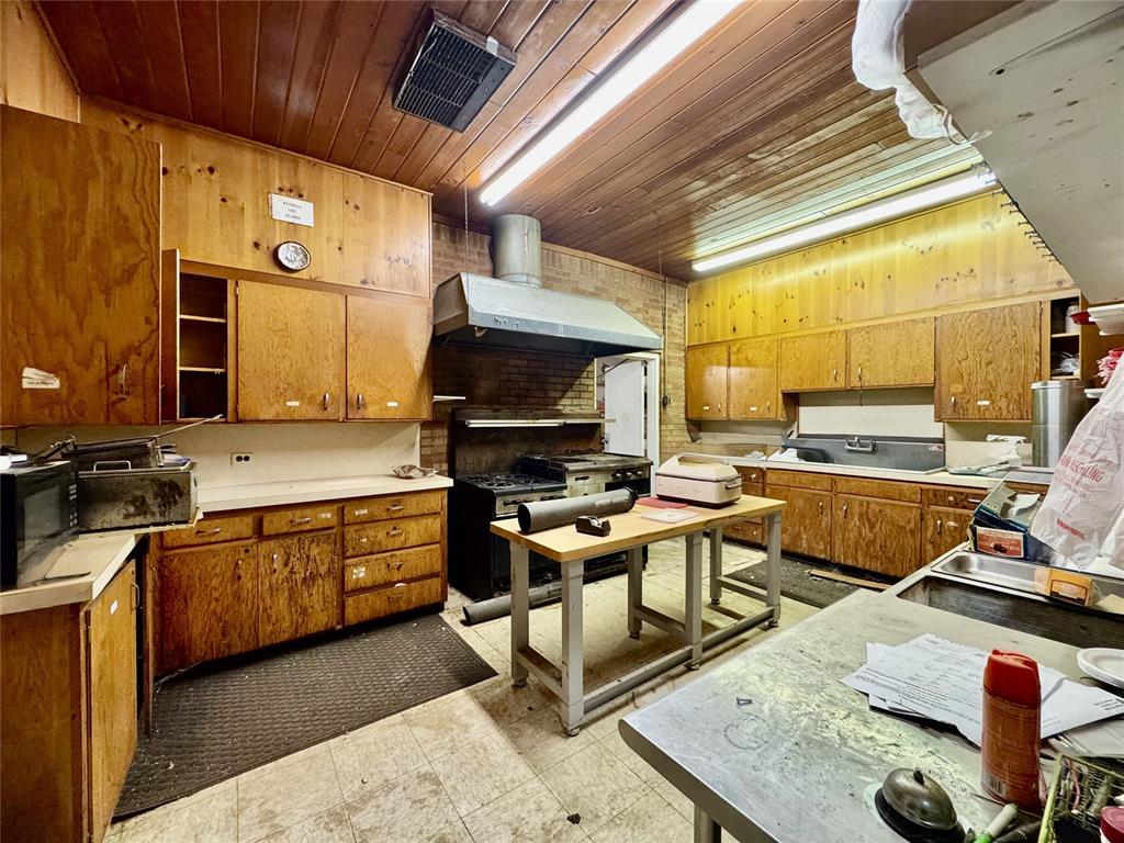 1501 N Pennsylvania Avenue Property Photo 28