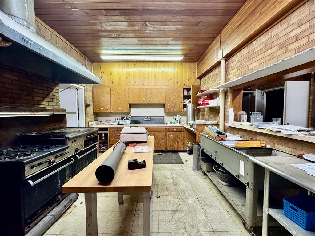1501 N Pennsylvania Avenue Property Photo 29