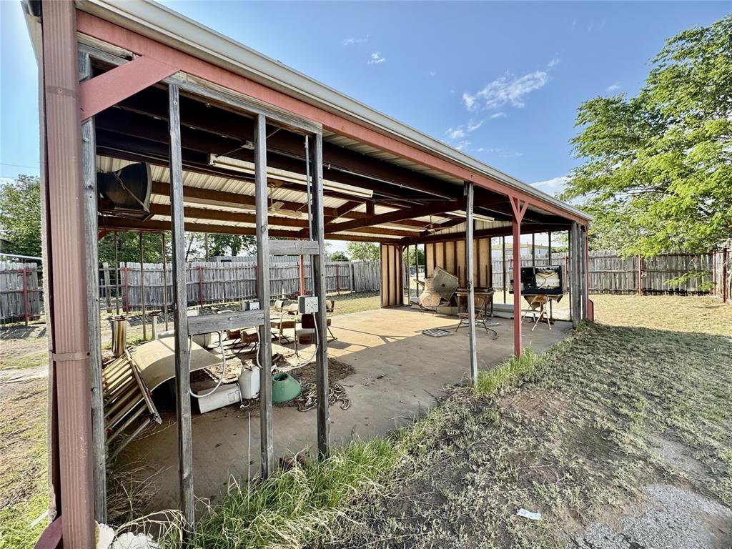 1501 N Pennsylvania Avenue Property Photo 39