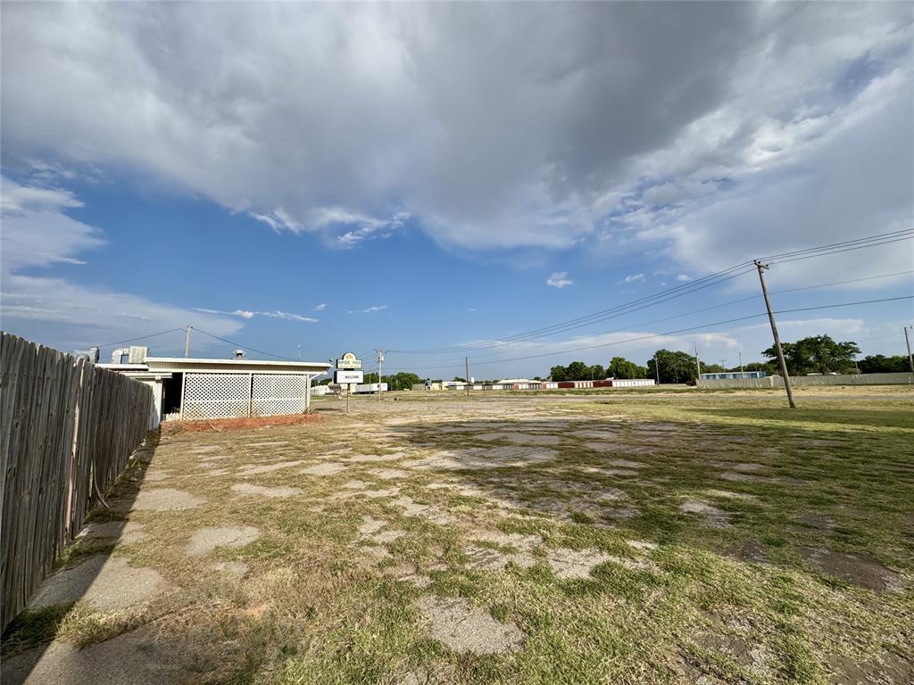 1501 N Pennsylvania Avenue Property Photo 48