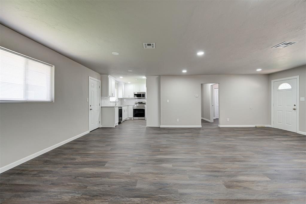 420 E 12th Street Property Photo 6