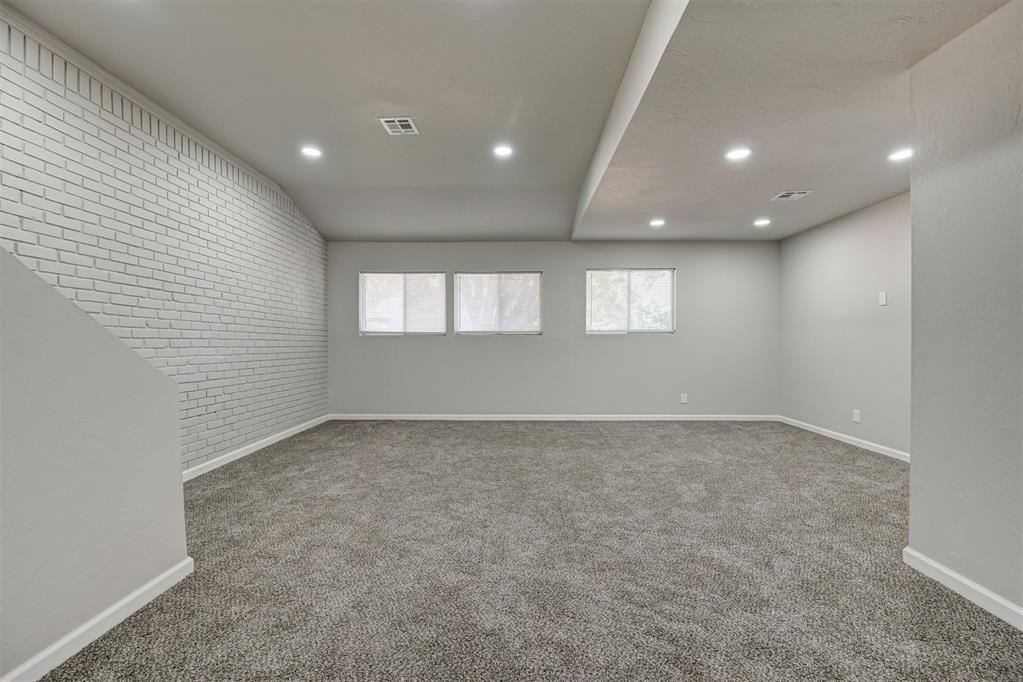 420 E 12th Street Property Photo 13