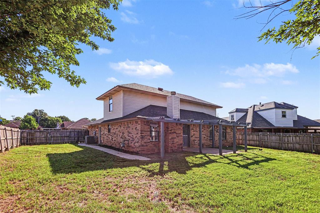 2441 E Hills Drive Property Photo 15