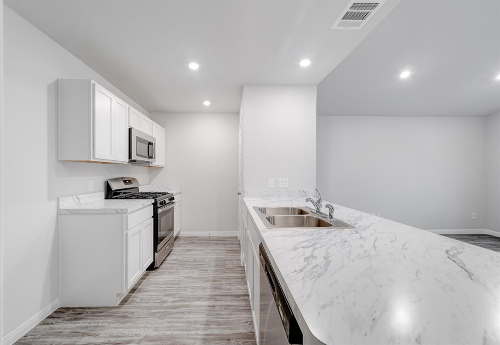2015 Valley View Lane Property Photo 4