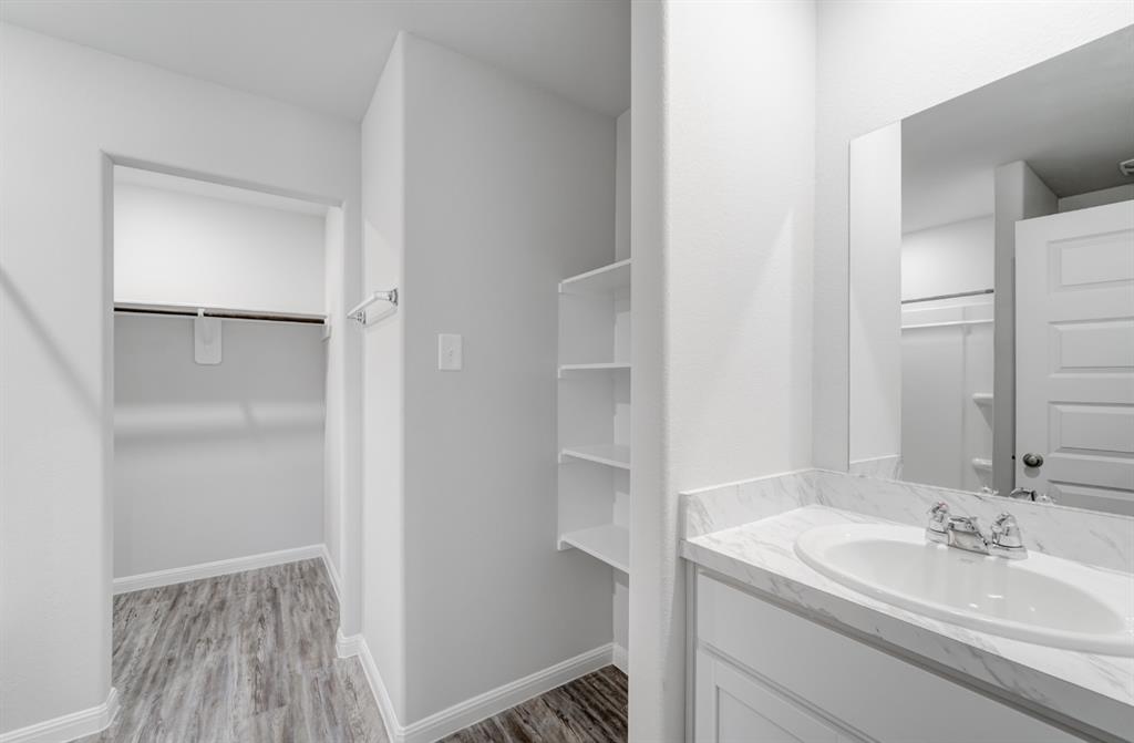 2015 Valley View Lane Property Photo 7