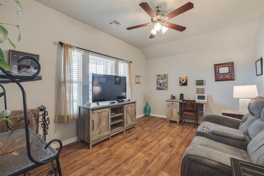 18500 Summer Grove Avenue Property Photo 6