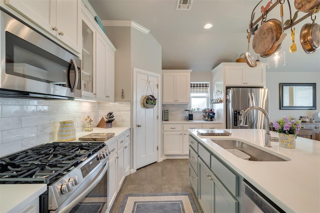 18500 Summer Grove Avenue Property Photo 14