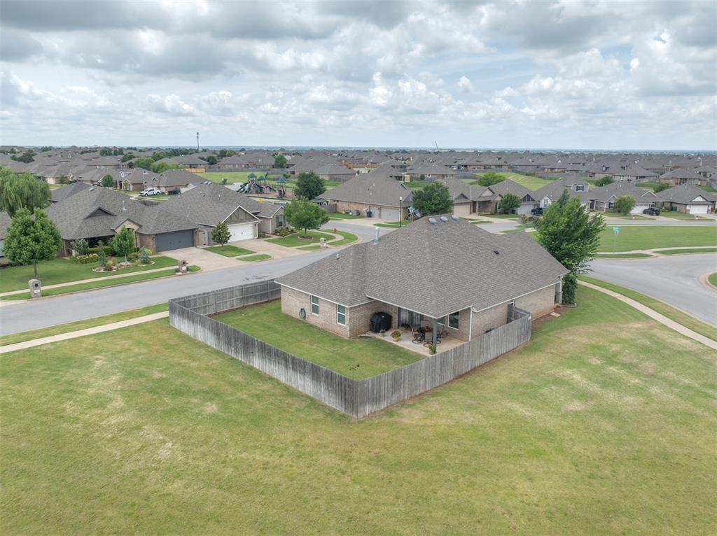 18500 Summer Grove Avenue Property Photo 31