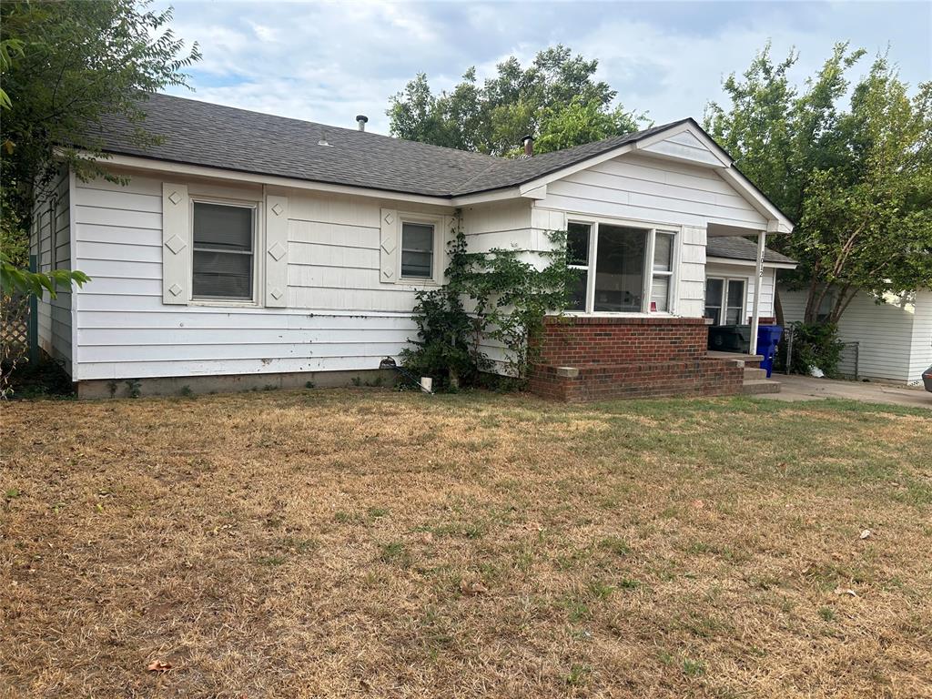 1012 N Locust Lane Property Photo 6