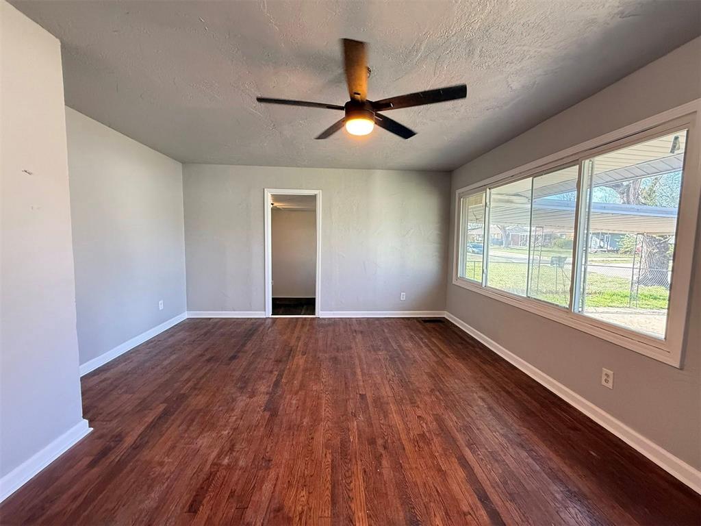 532 Showalter Drive Property Photo 3