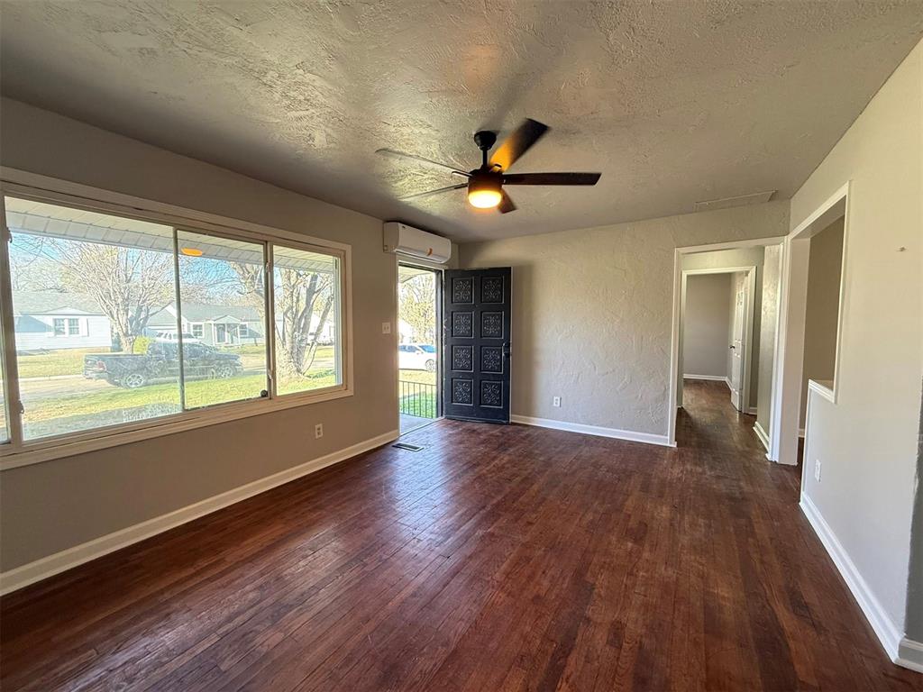 532 Showalter Drive Property Photo 4