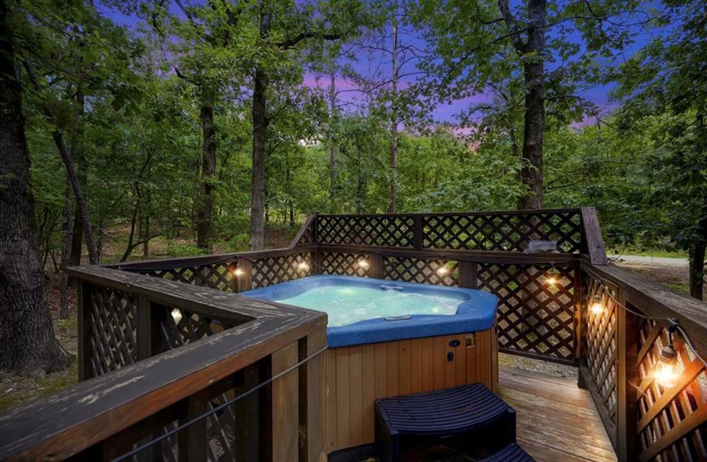 288 Split Shot Circle Property Photo 7