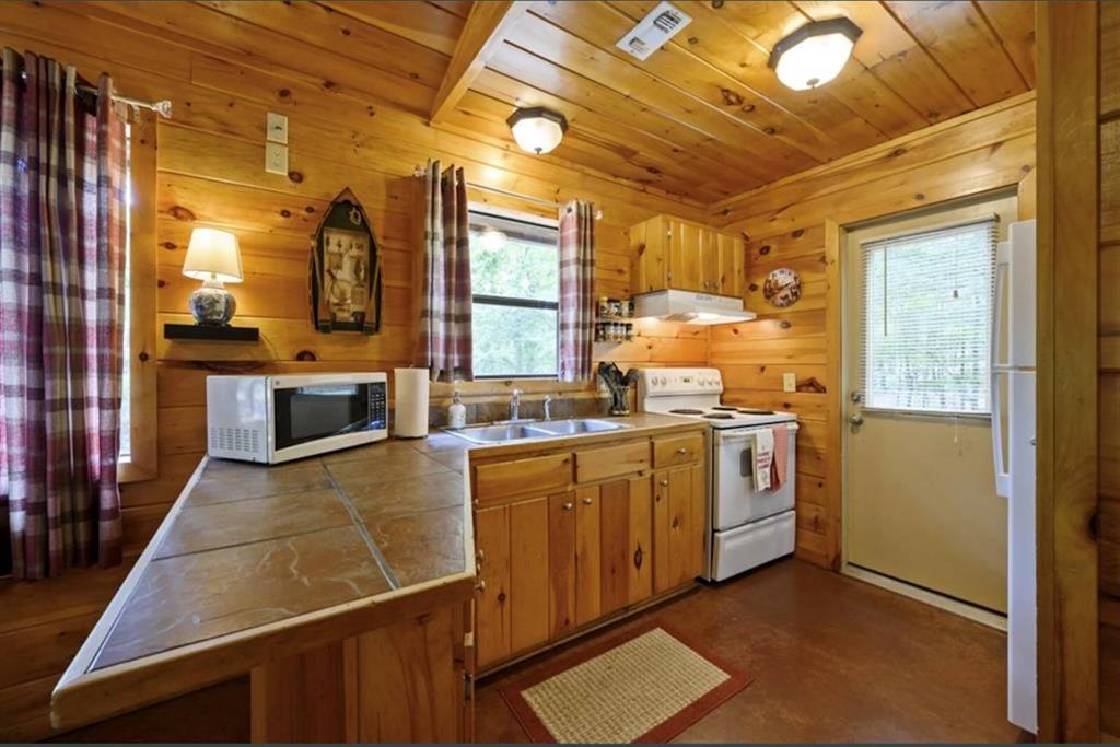 288 Split Shot Circle Property Photo 8
