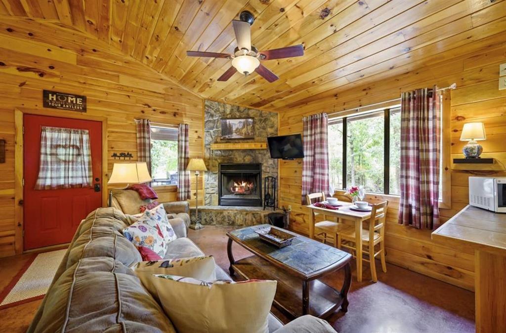 288 Split Shot Circle Property Photo 12