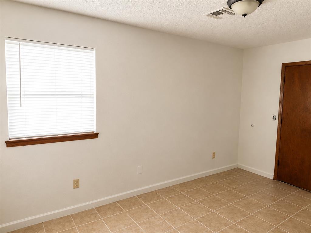 828 Nw 113th Street Property Photo 4