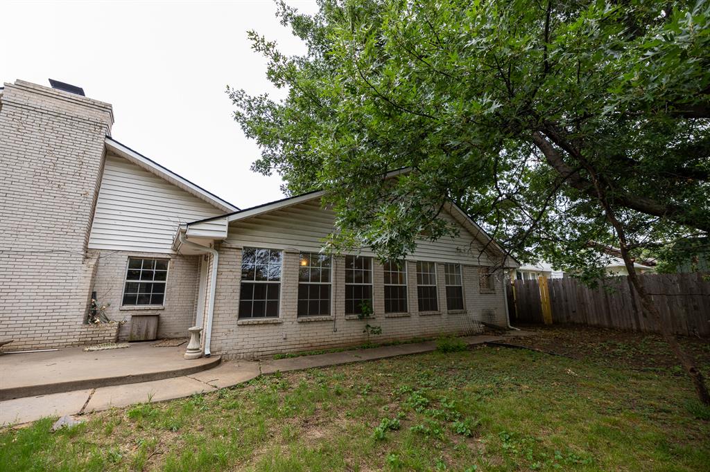 3813 Nw 66th Street Property Photo 5