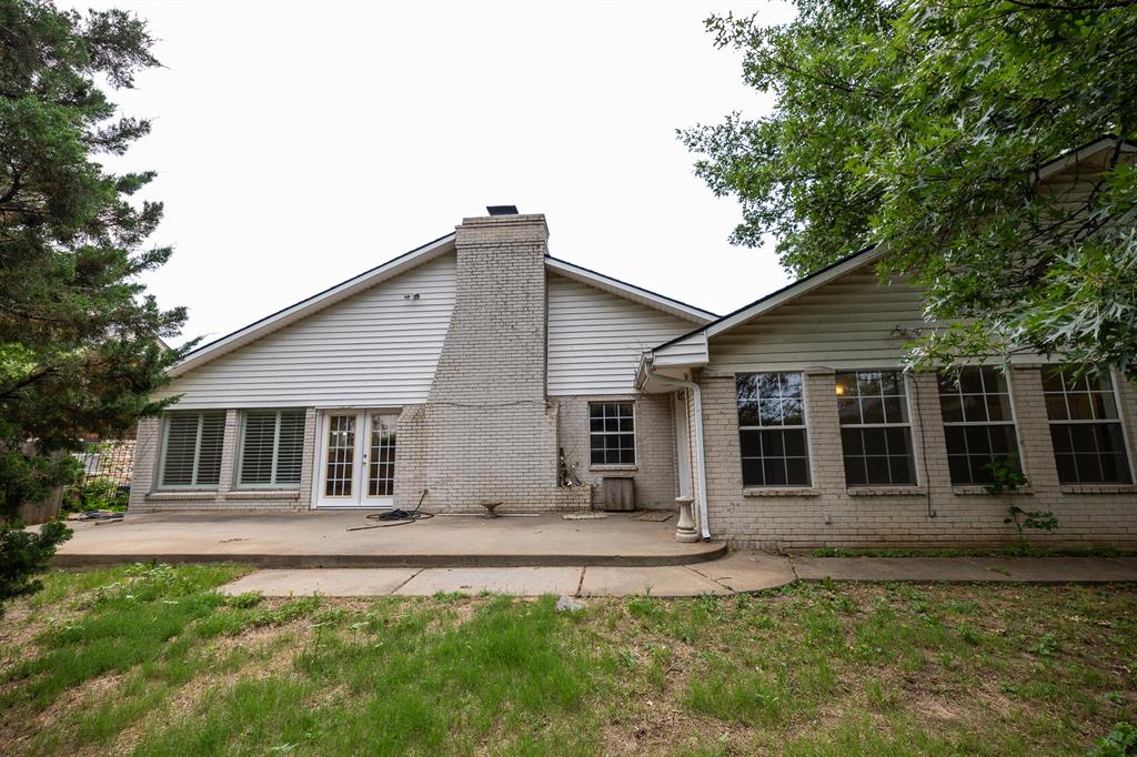 3813 Nw 66th Street Property Photo 6
