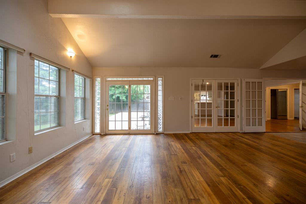 3813 Nw 66th Street Property Photo 9