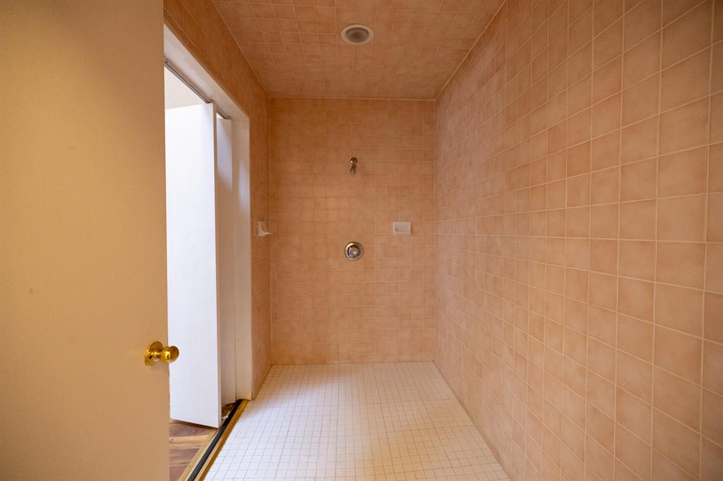 3813 Nw 66th Street Property Photo 17