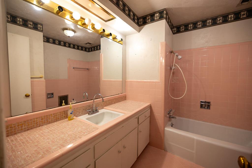 3813 Nw 66th Street Property Photo 19