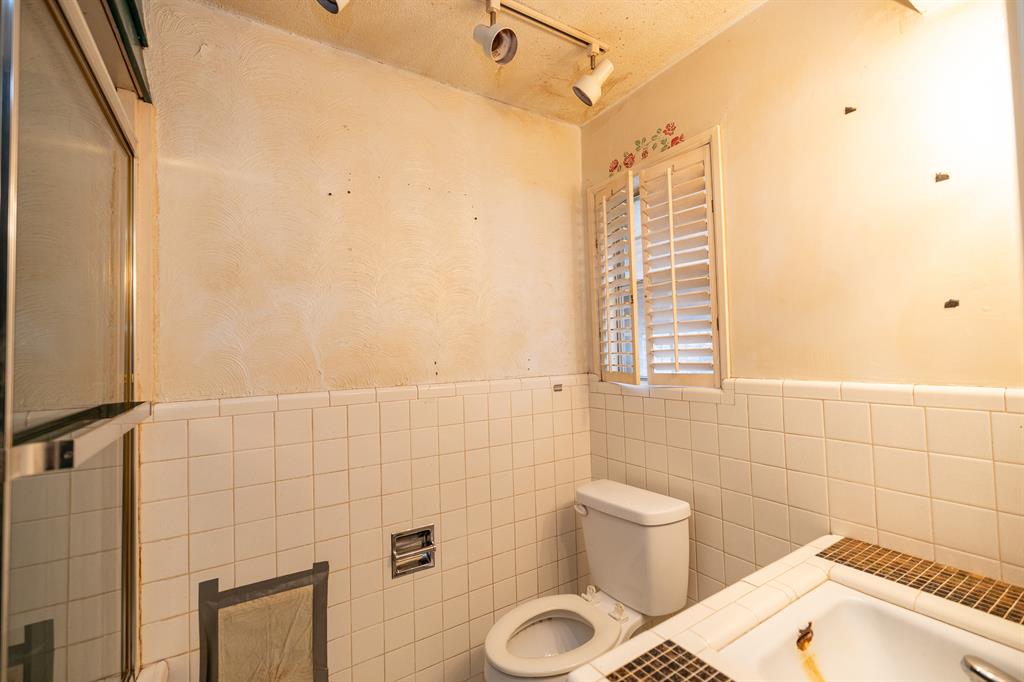 3813 Nw 66th Street Property Photo 24