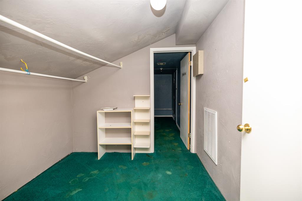 3813 Nw 66th Street Property Photo 45
