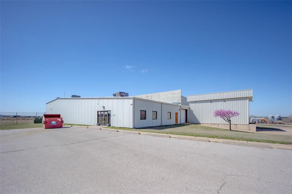 425 W Airport Road Property Photo 4