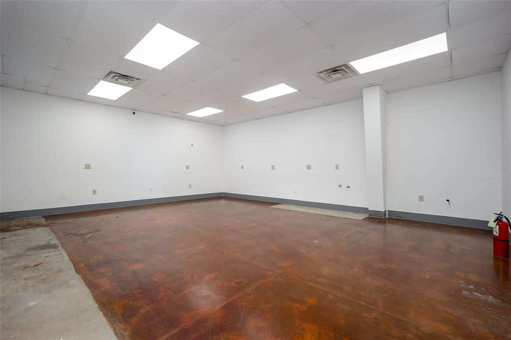 425 W Airport Road Property Photo 12