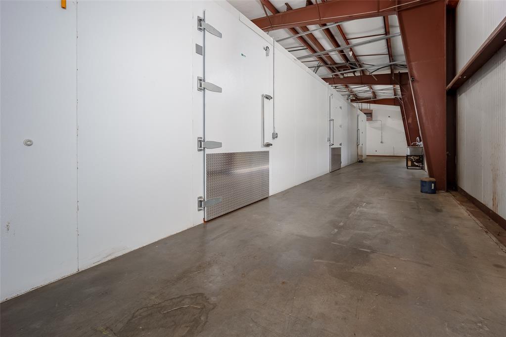 425 W Airport Road Property Photo 17