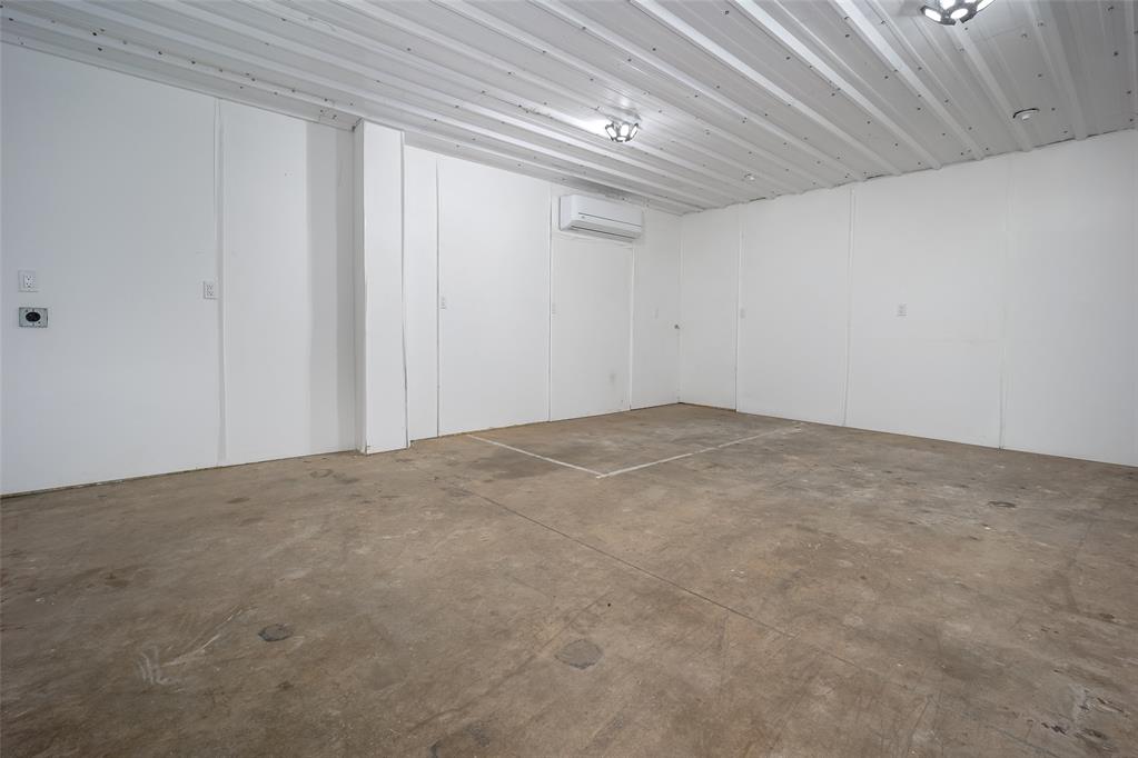 425 W Airport Road Property Photo 18