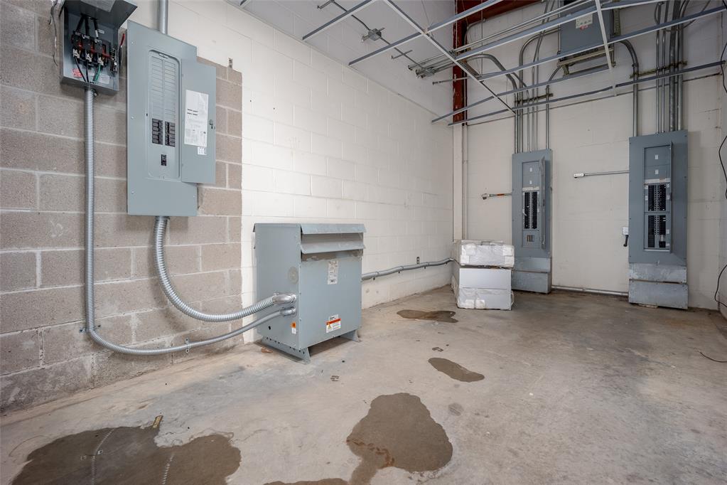 425 W Airport Road Property Photo 20