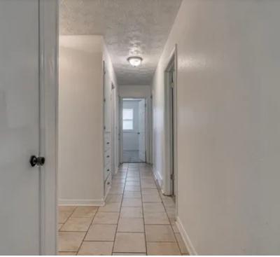 809 Englewood Road Property Photo 3