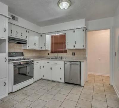 809 Englewood Road Property Photo 4