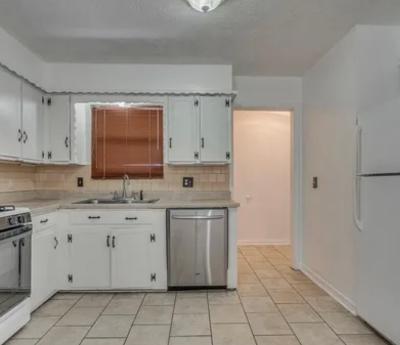 809 Englewood Road Property Photo 6