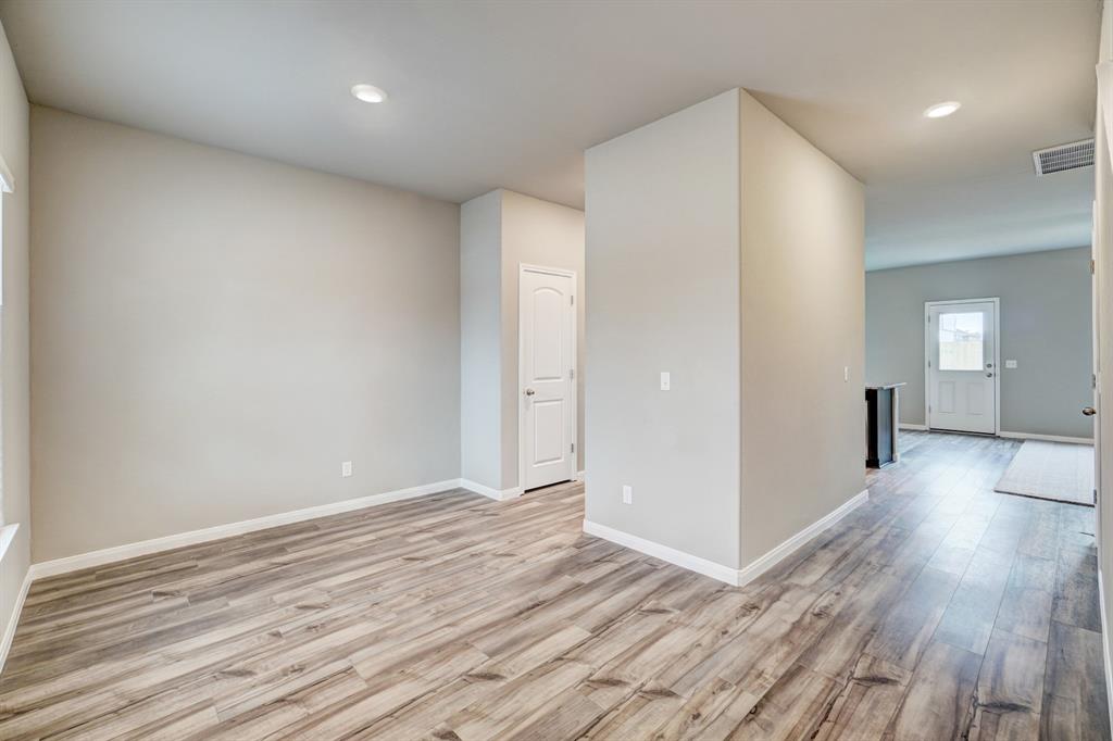 1605 Ruby Drive Property Photo 3